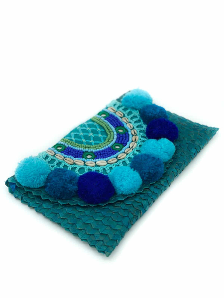 ponponlu clutch mavi çanta